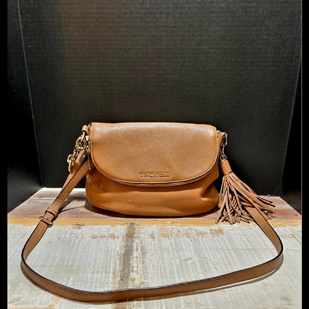 MICHAEL KORS | Bedford Flap Pebbled Leather Handbag | Crossbody/Shoulder | Brown